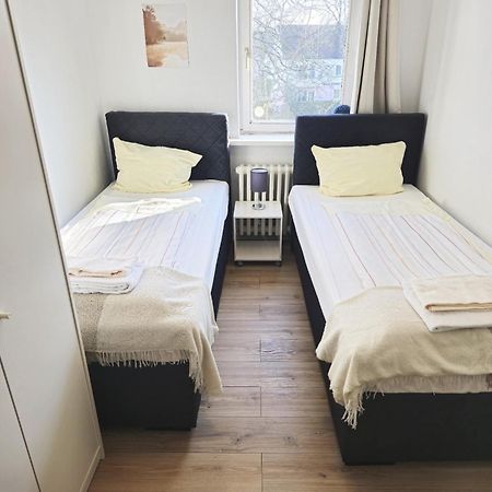 Zentrale 3-Zimmer Wohnung Mit Balkon - Perfekt Fuer Monteure Und Familien Neumuenster Ngoại thất bức ảnh